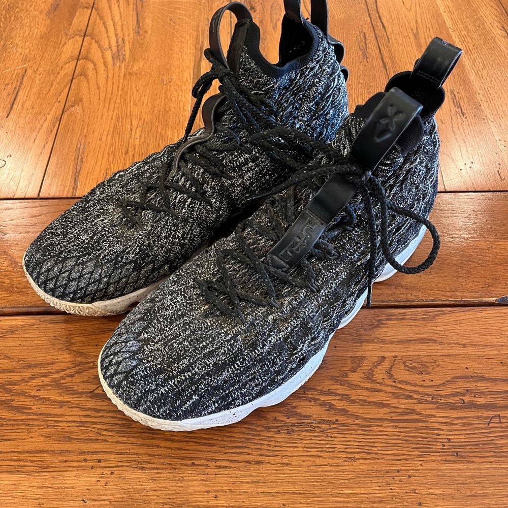 Nike LeBron 15 Black Sneakers
